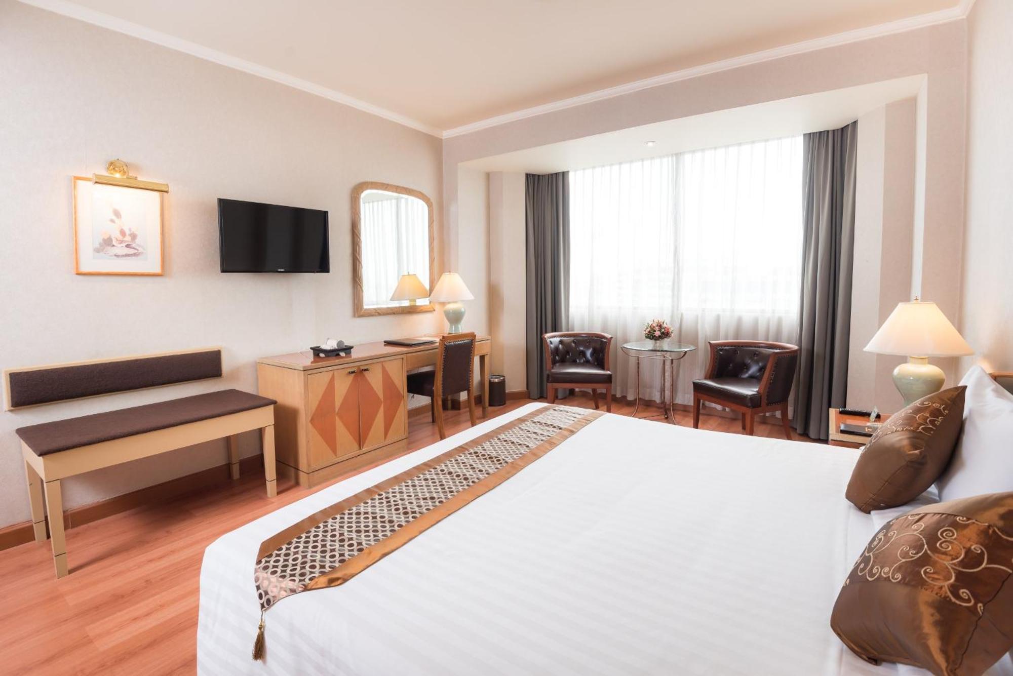 The Maruay Garden Hotel Bangkok Bagian luar foto