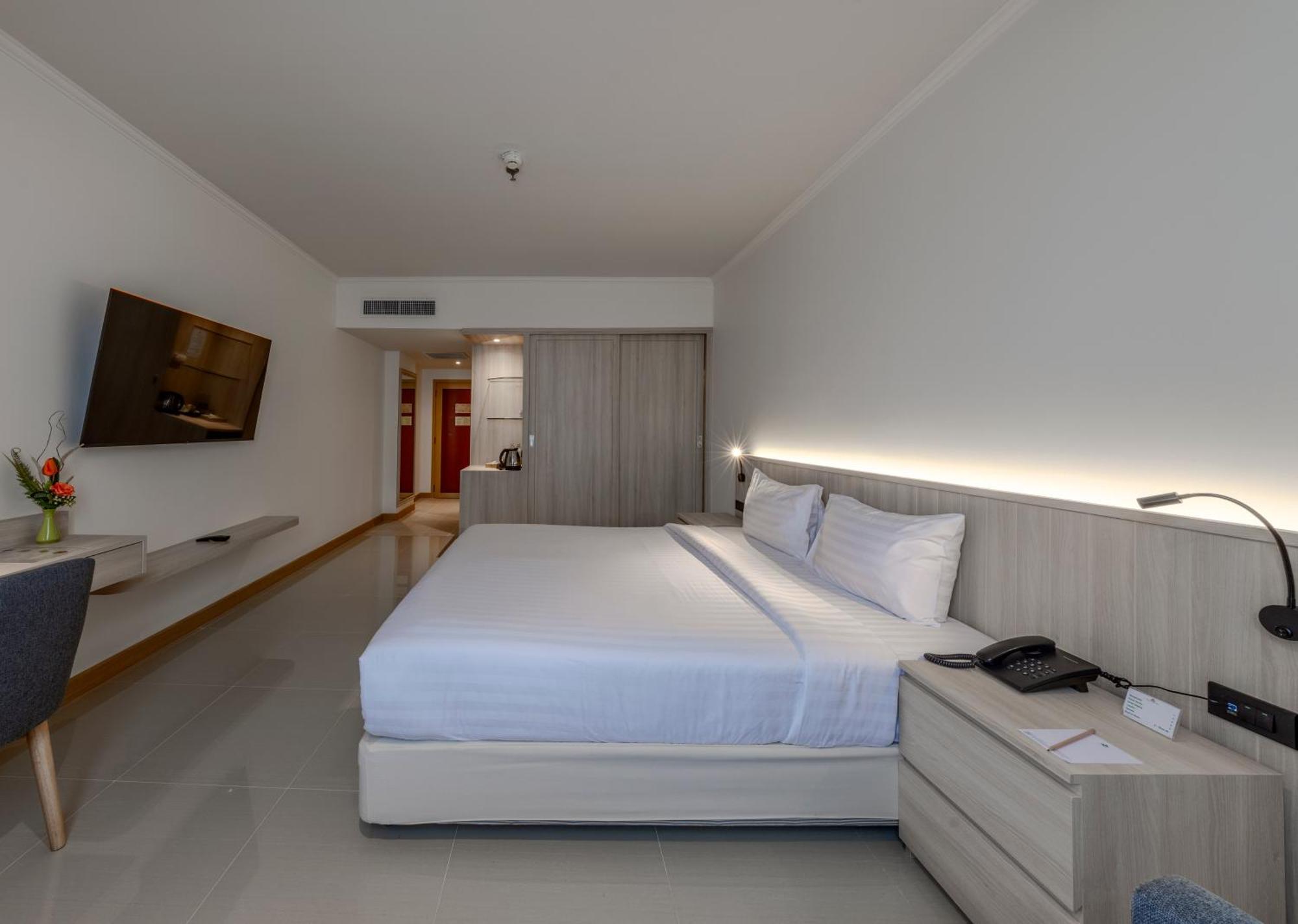 The Maruay Garden Hotel Bangkok Bagian luar foto