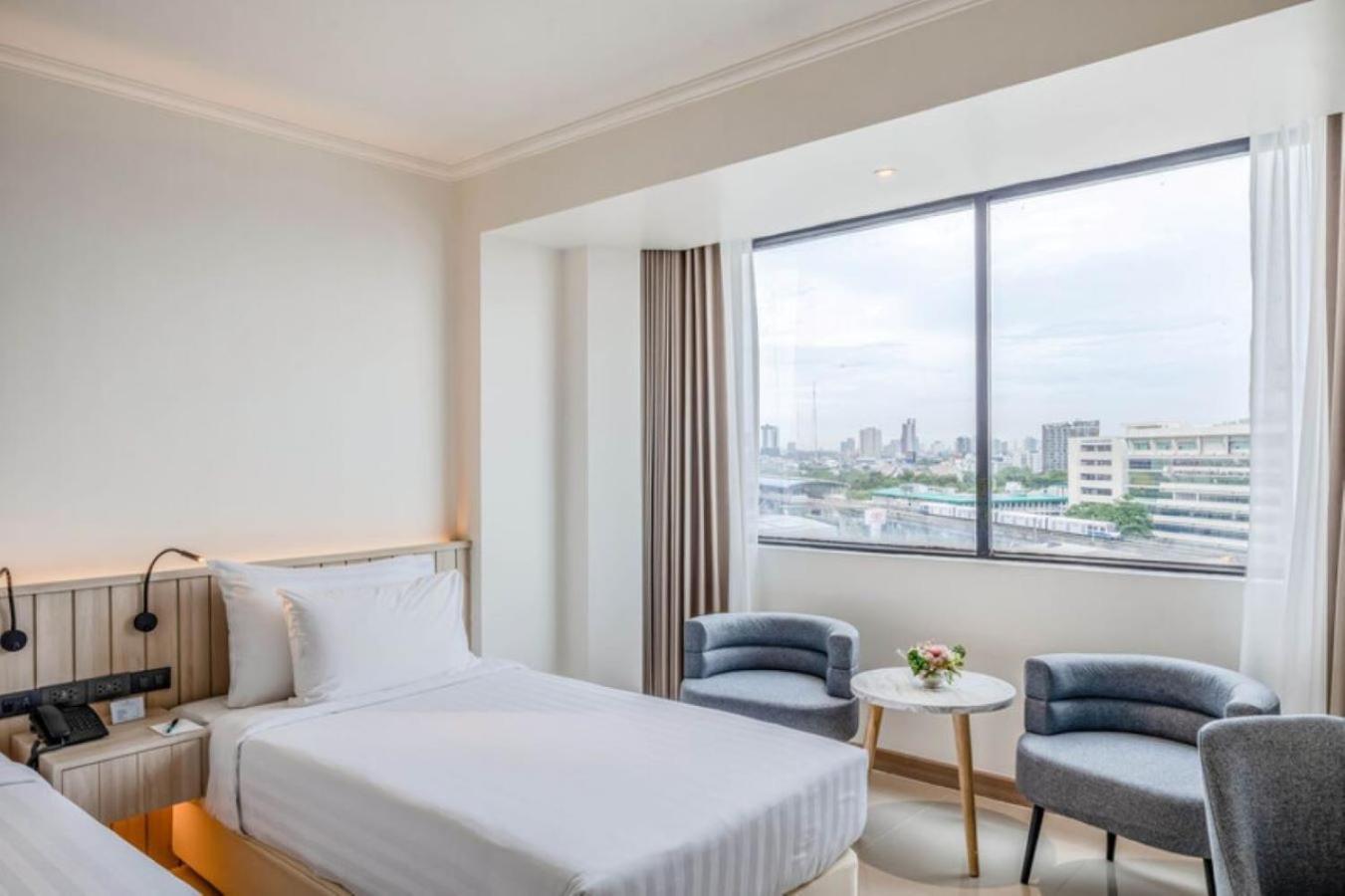 The Maruay Garden Hotel Bangkok Bagian luar foto