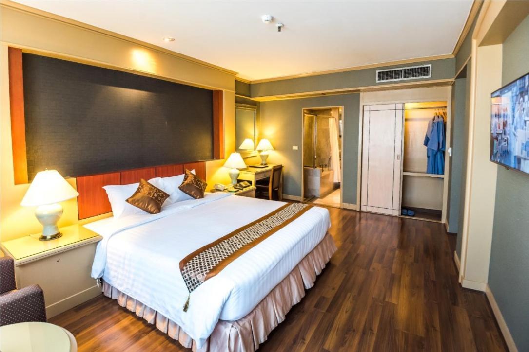 The Maruay Garden Hotel Bangkok Bagian luar foto