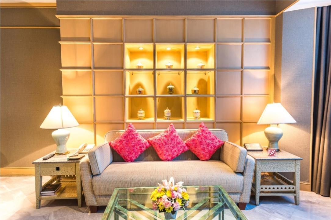 The Maruay Garden Hotel Bangkok Bagian luar foto